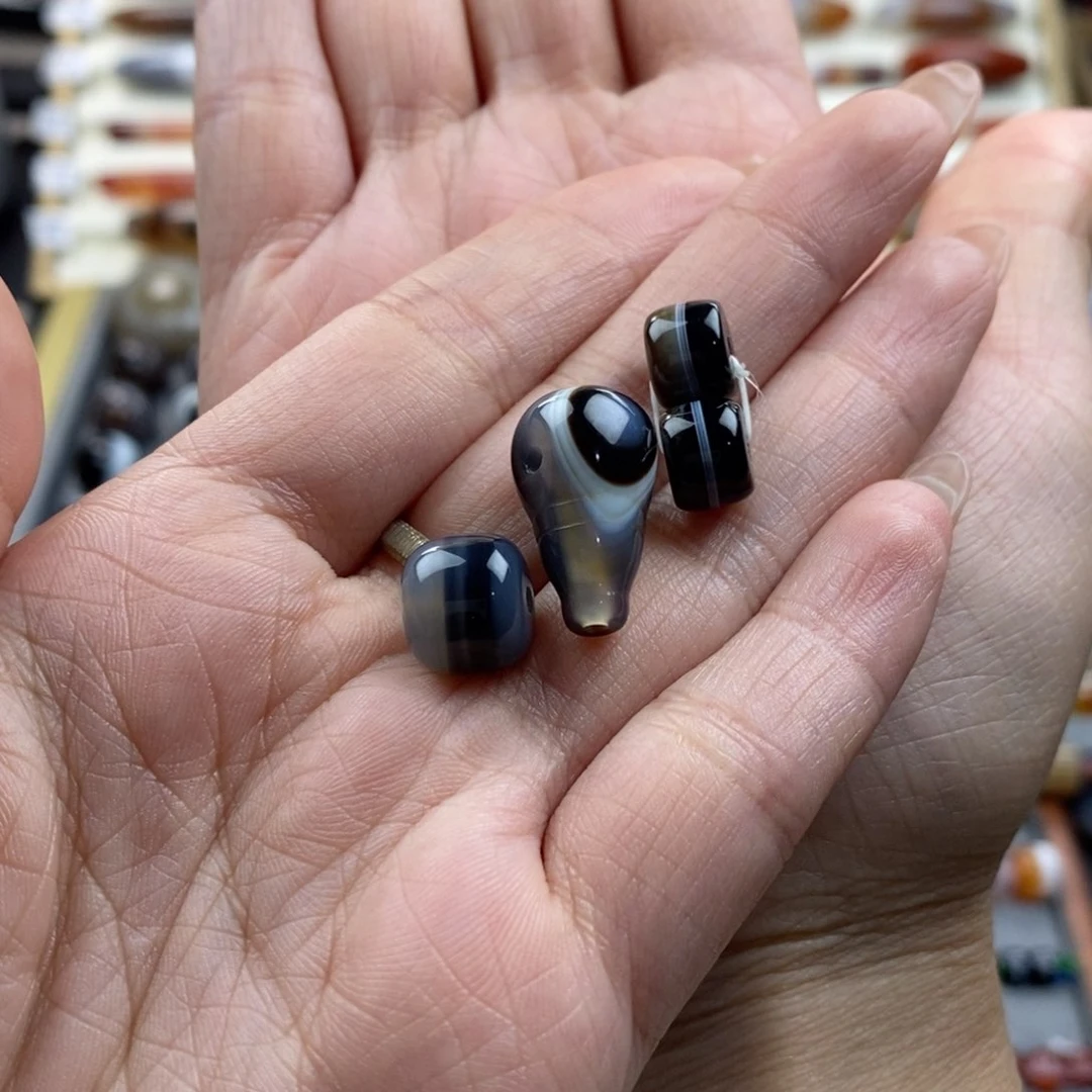 玛瑙/玉髓颈饰未镶嵌艳*