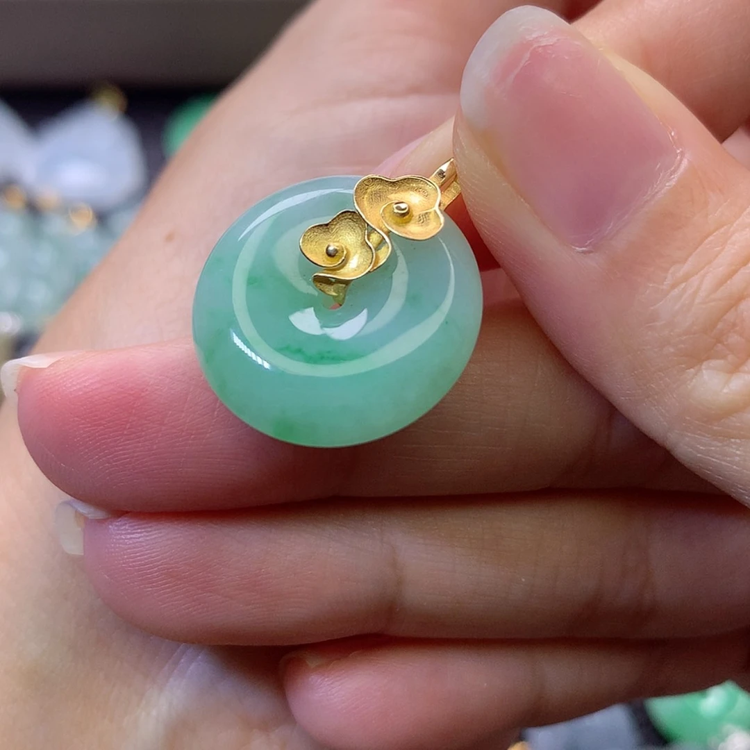 【闪购商品】吊坠(赠链)18K金镶嵌翡翠