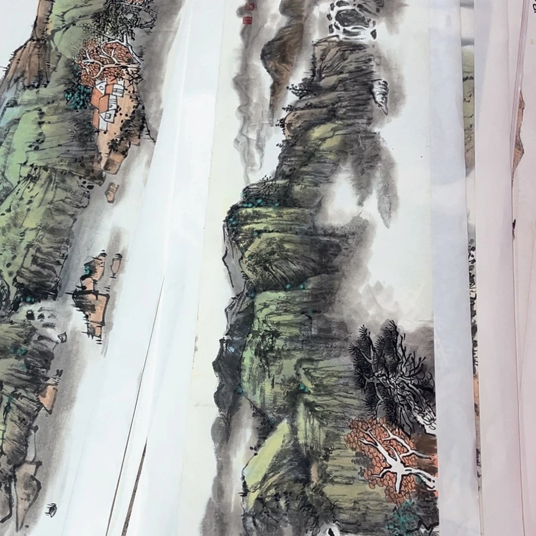 用***4国画绘画作品多次参加全国性