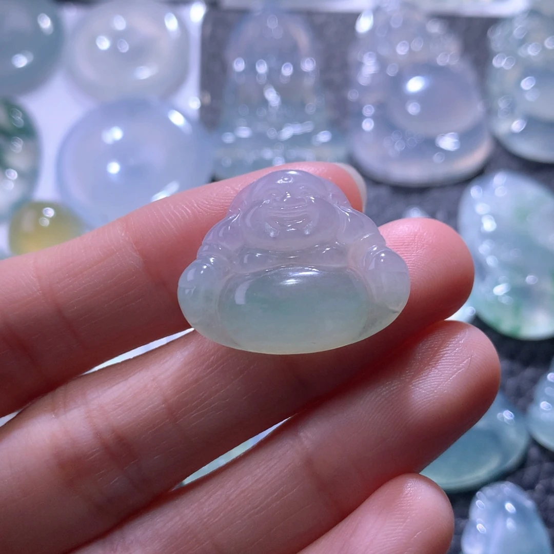 翡翠未镶嵌颈饰佛