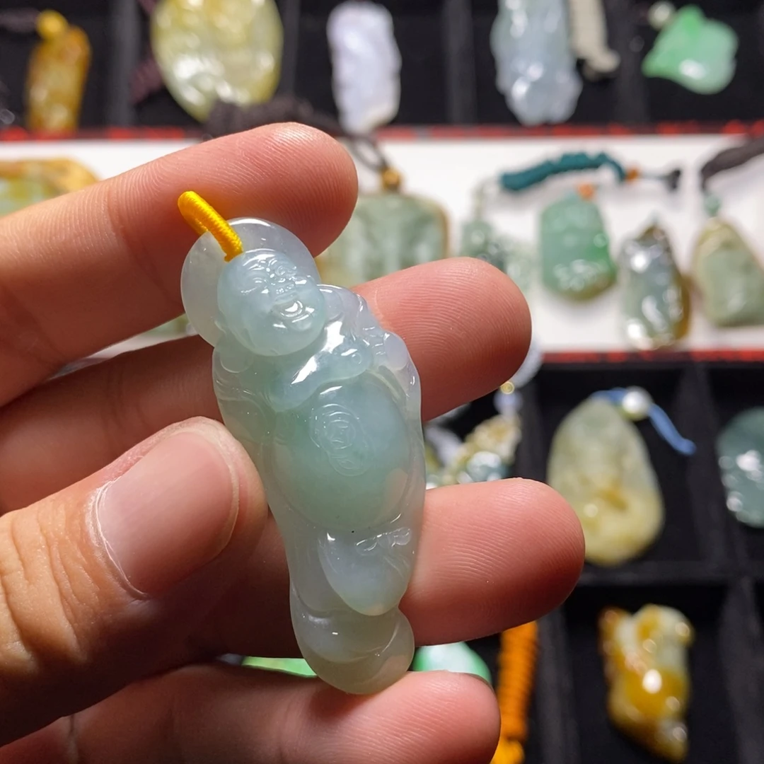 翡翠未镶嵌颈饰挂件