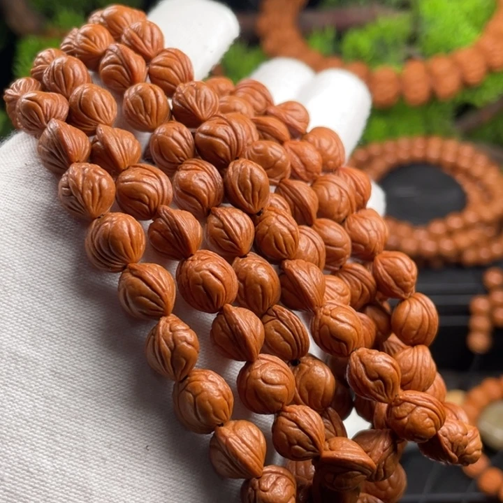 宝***丶吊坠桃核0.9玉龙脊脖挂