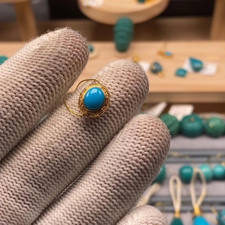 18K金镶嵌绿松石珠宝奇石661