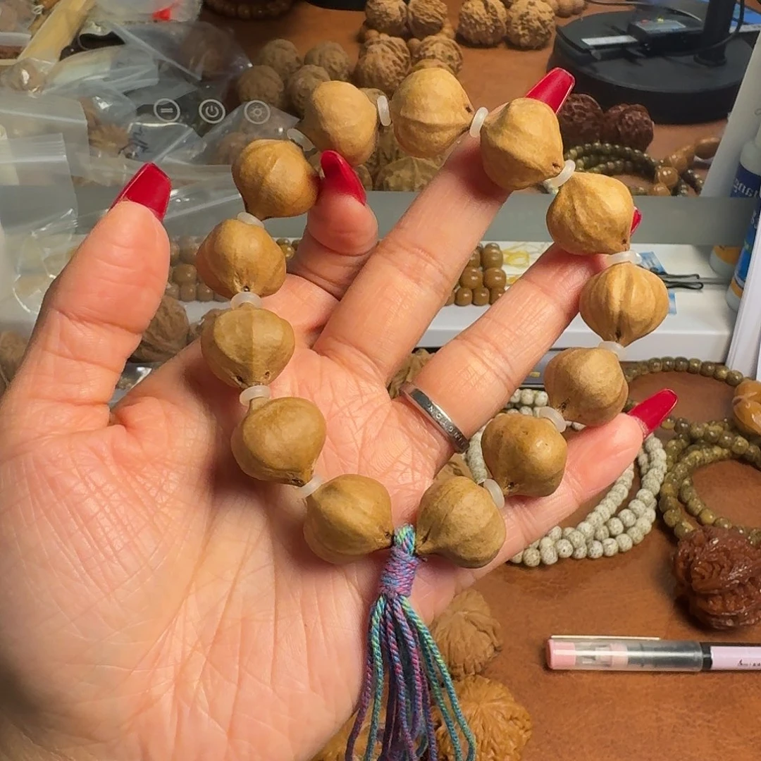 猴头核桃吊坠橄榄核蜜桃臀