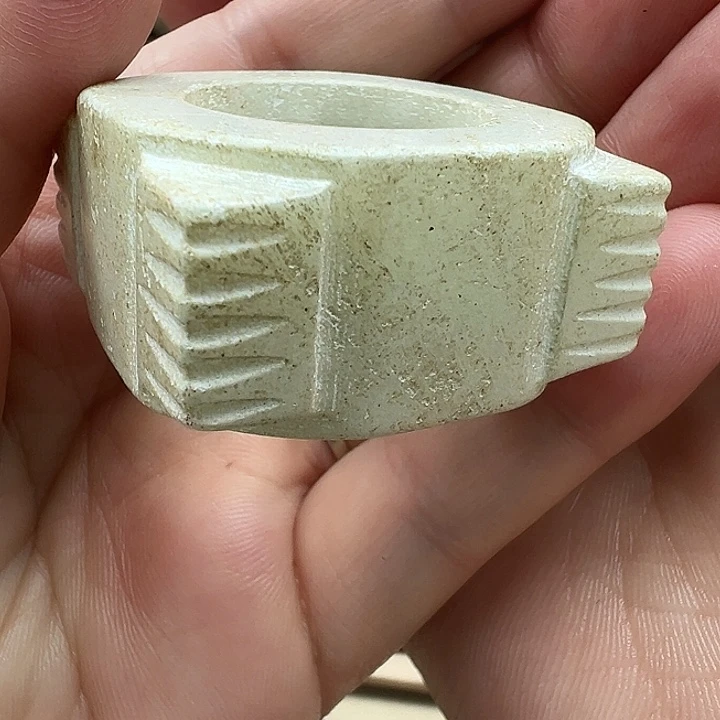 岫岩老玉（透闪石质玉）未镶嵌颈饰