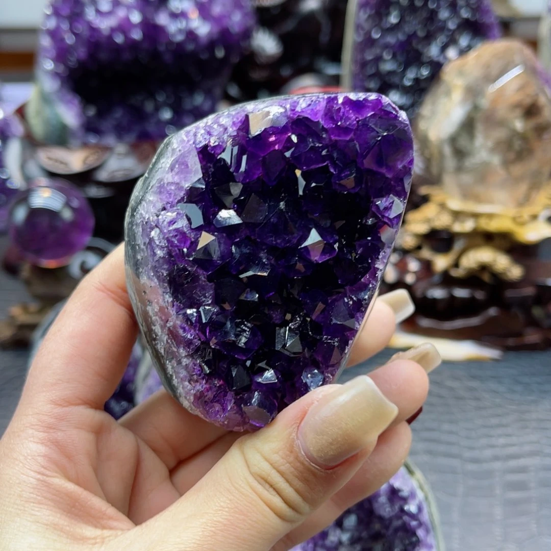 紫晶大型摆件（非配饰）未镶嵌侯**～