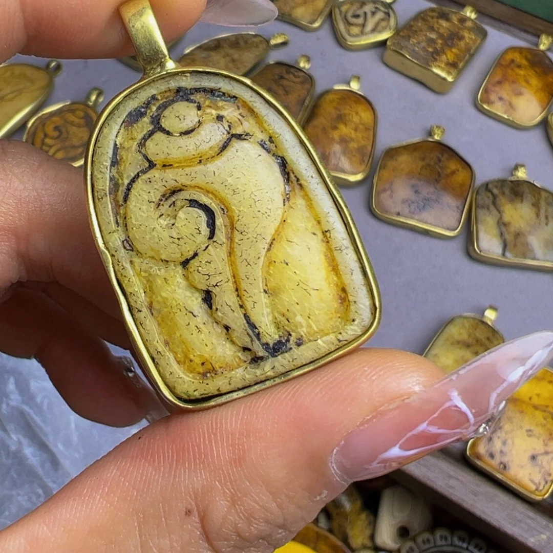 大果紫檀（缅甸花梨）R****n