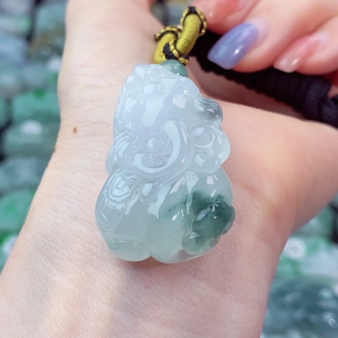 颈饰未镶嵌翡翠天然