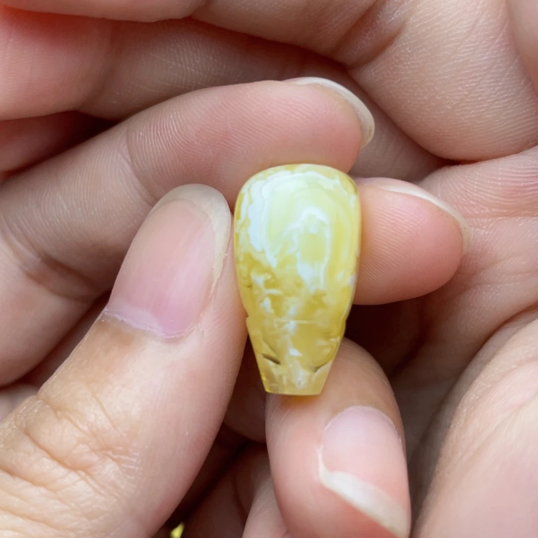 琥珀颈饰未镶嵌金瓷白妖花拉丝三通