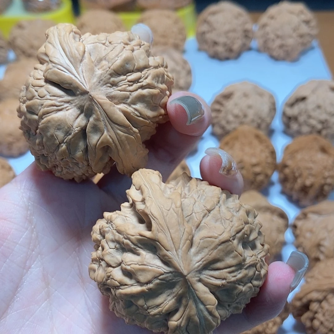 文玩核桃把件49龙鼎