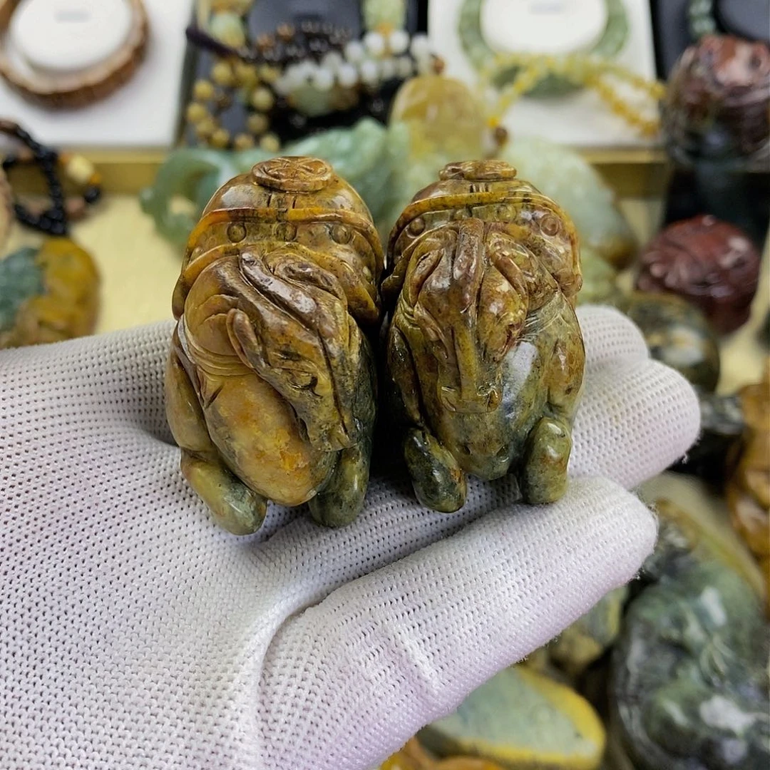 岫岩河磨玉（透闪石质玉）手把未镶嵌小**光