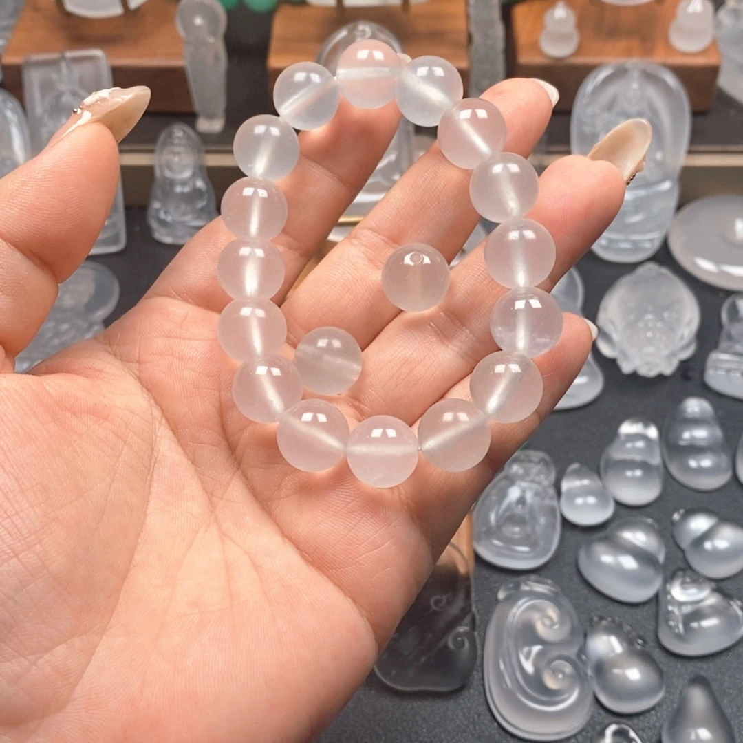 a***？石英质玉未镶嵌颈饰