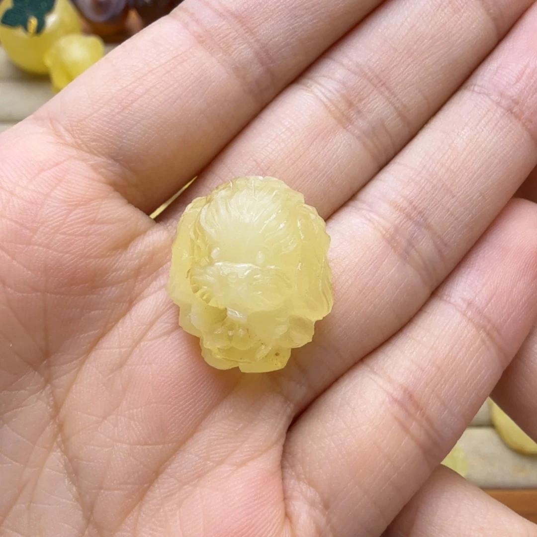 琥珀未镶嵌珠宝奇石