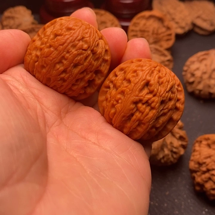 秦岭野生文玩核桃