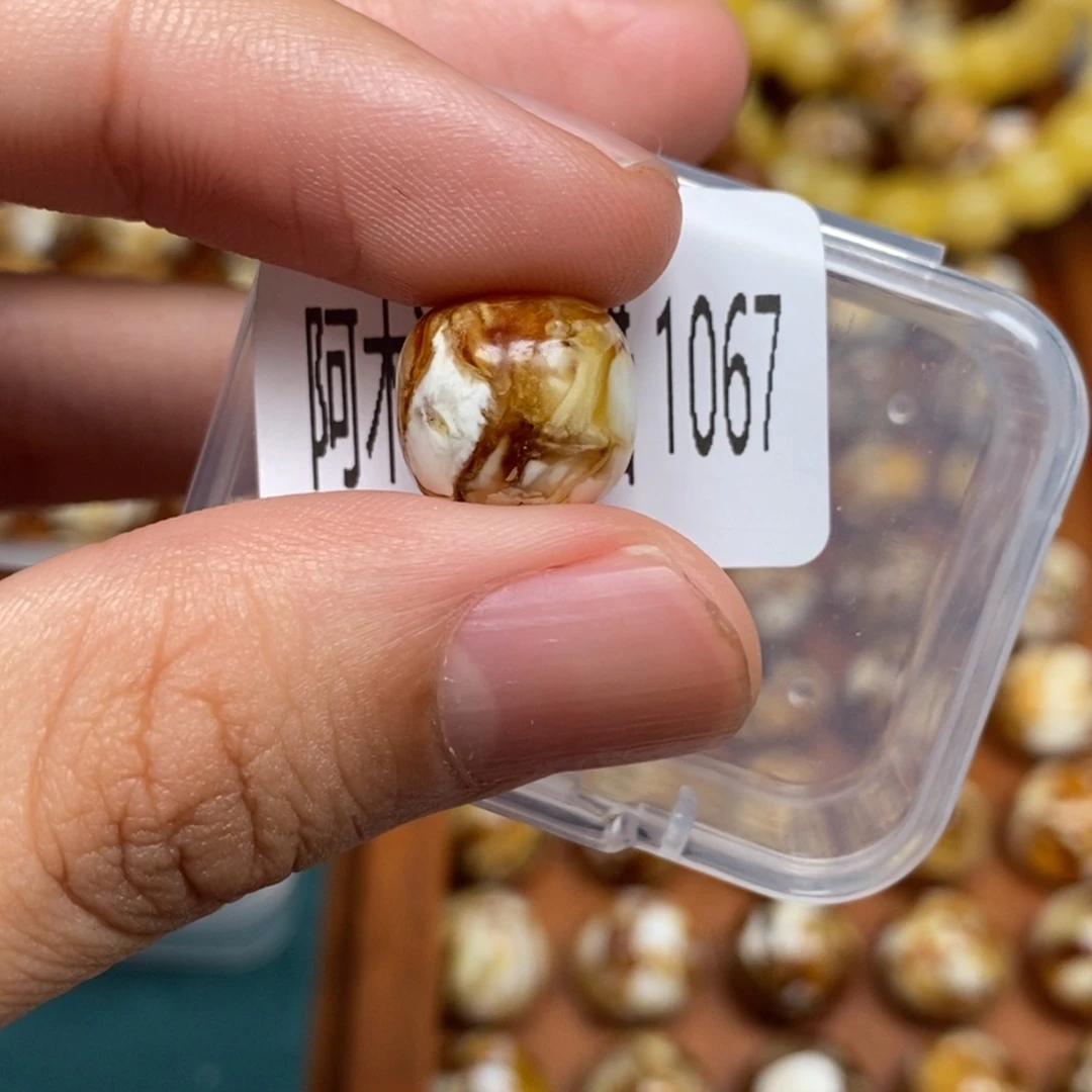 把件猴头核桃沁色圆珠老型1067