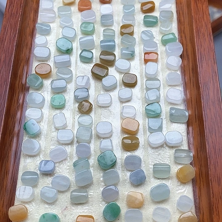 翡翠颈饰未镶嵌一个25