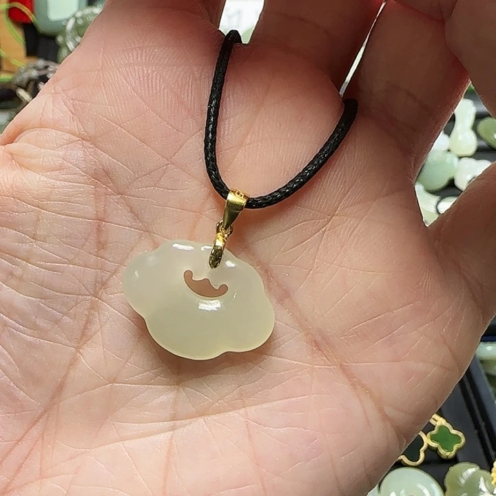 颈饰未镶嵌和田玉