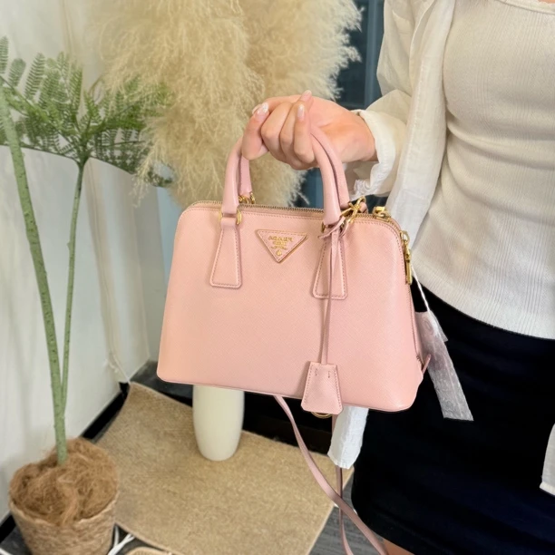 95新 Prada/普拉达 粉金小号十字纹斜挎贝壳包