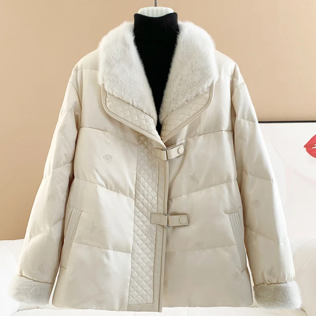 2025冬季新款海宁皮草白鹅绒羽绒服女短款水貂毛加厚刺绣外套高端