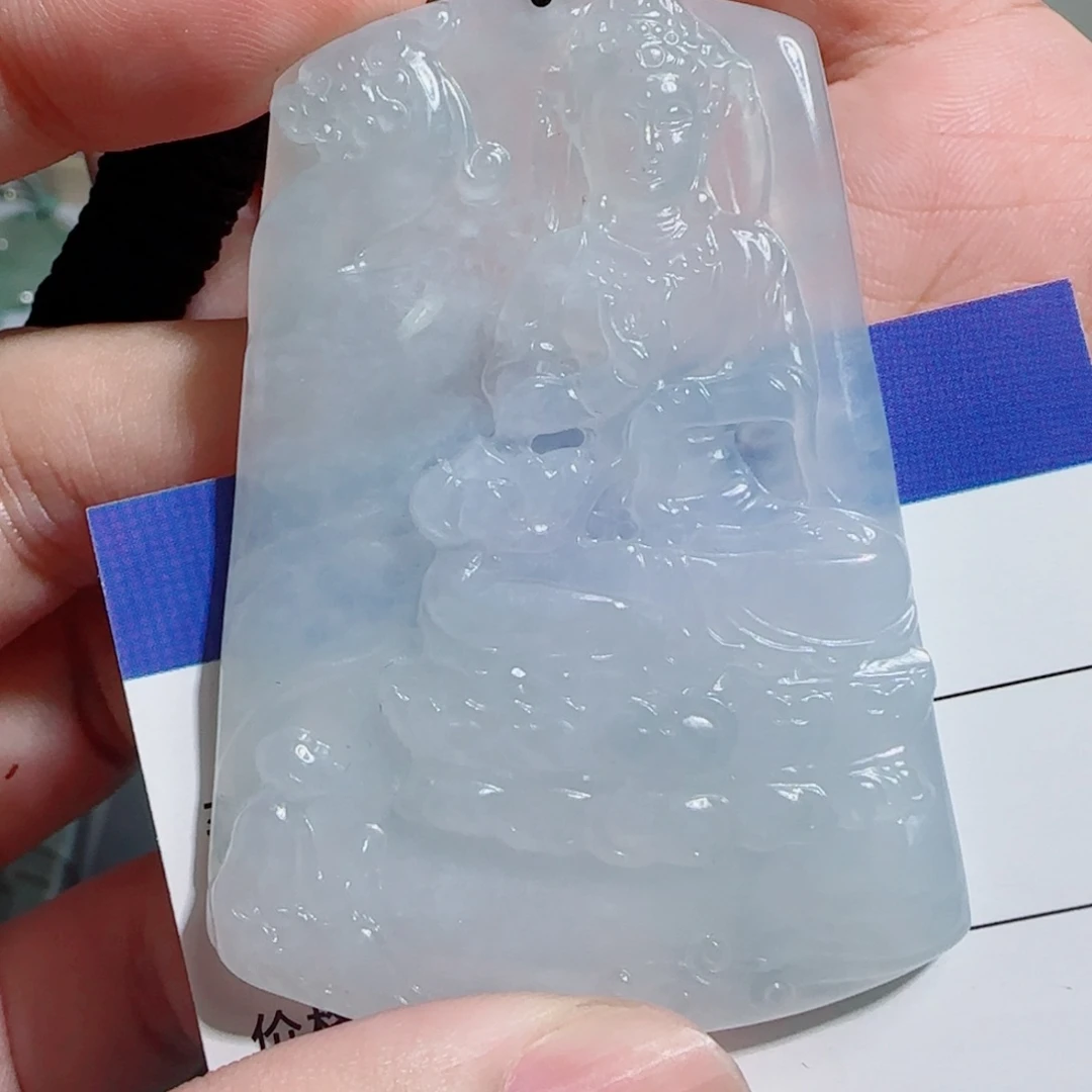 一***、翡翠未镶嵌颈饰观音