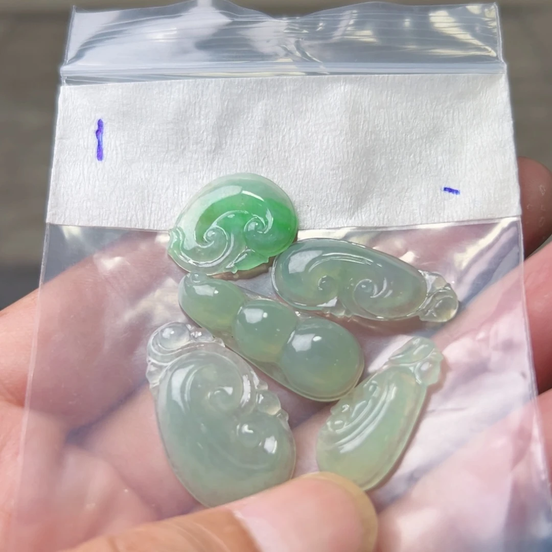 定制翡翠未镶嵌挂坠