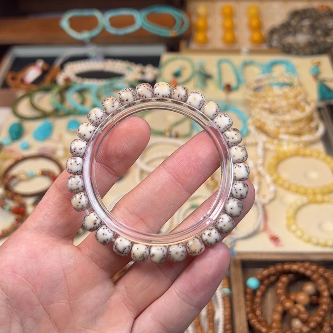 星月菩提手串石玉料星月菩提手串大留白。