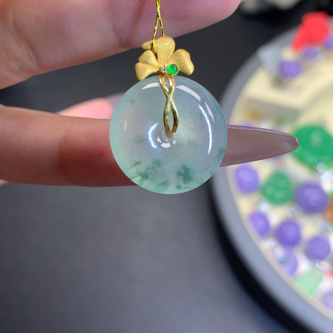 翡翠18K金镶嵌颈饰