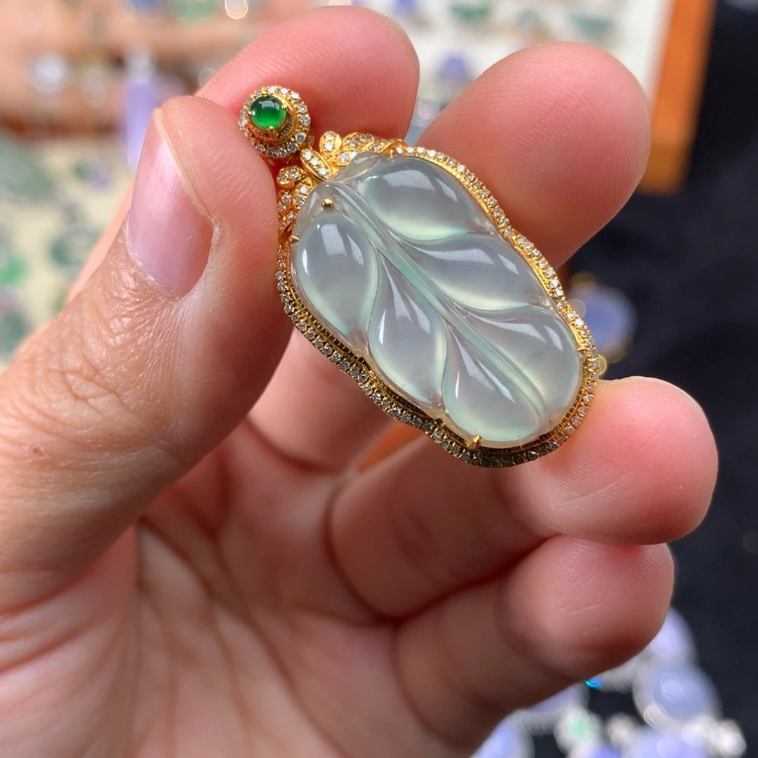 吊坠(不含链)18K金镶嵌翡翠