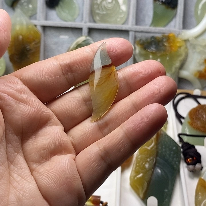 蛇纹石玉未镶嵌吊坠(不含链)