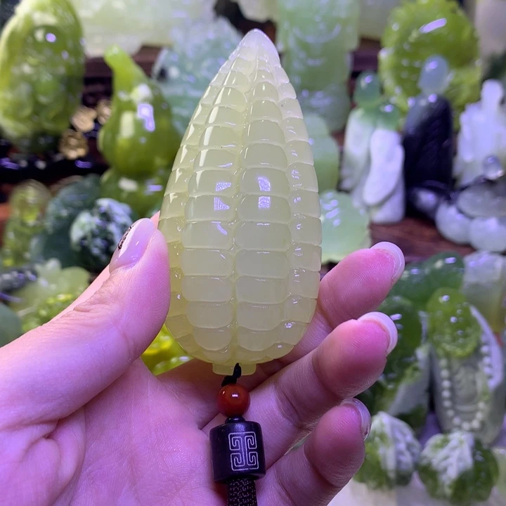 未镶嵌岫玉手把件