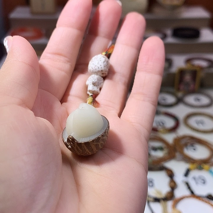 沫***版菩提根/象牙果吊坠