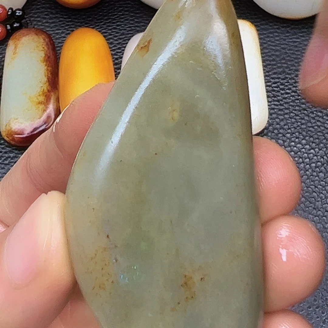 和田玉未镶嵌珠宝半成品