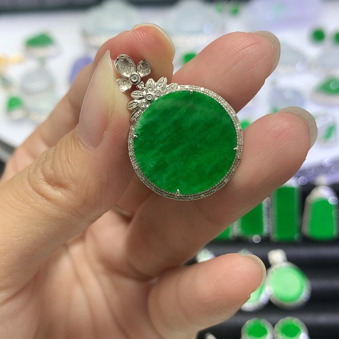 吊坠(不含链)18K金镶嵌翡翠