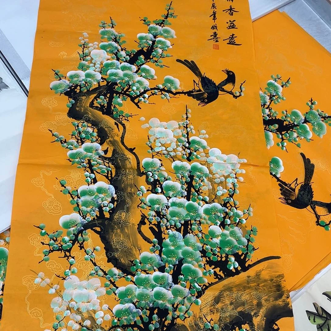 国画国画作品书法作品原稿四尺竖龙纹翡翠梅花