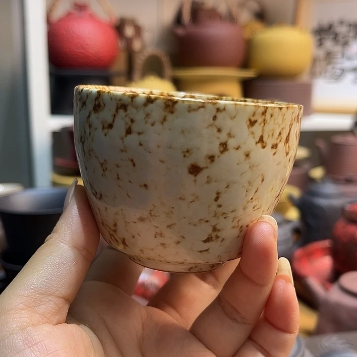 正品店老板一名自称被