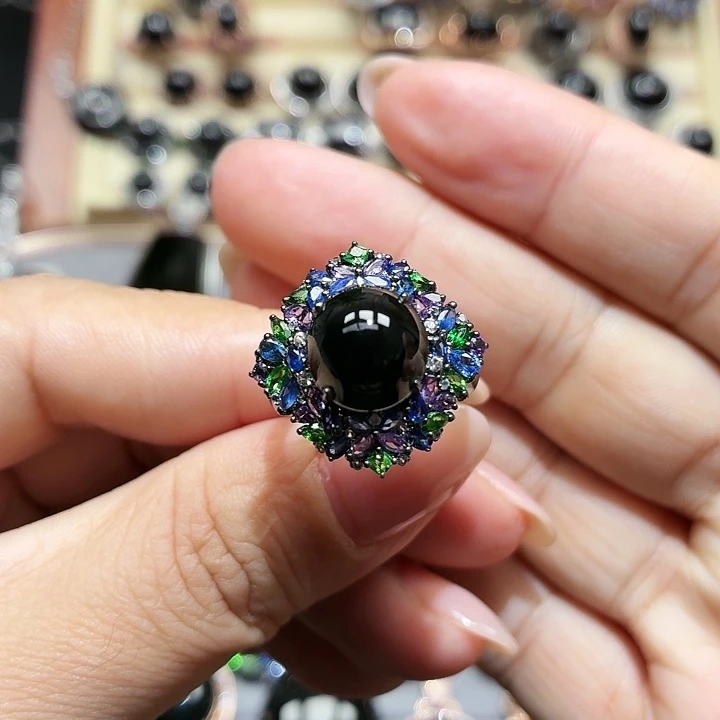 翡翠18K金镶嵌戒指