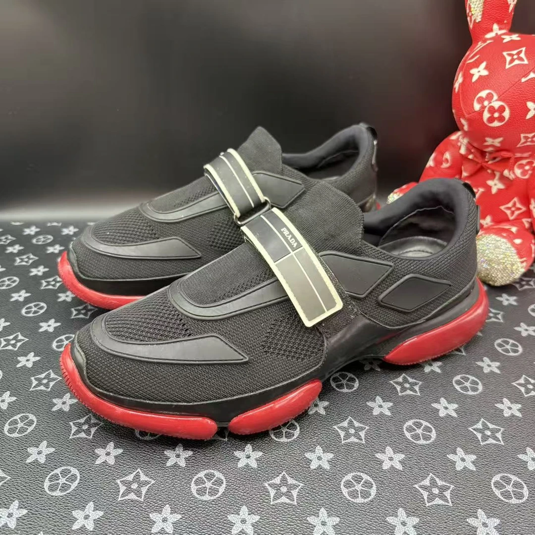95新 Prada/普拉达 黑红魔术贴云朵运动鞋41.5欧码 ddm3108