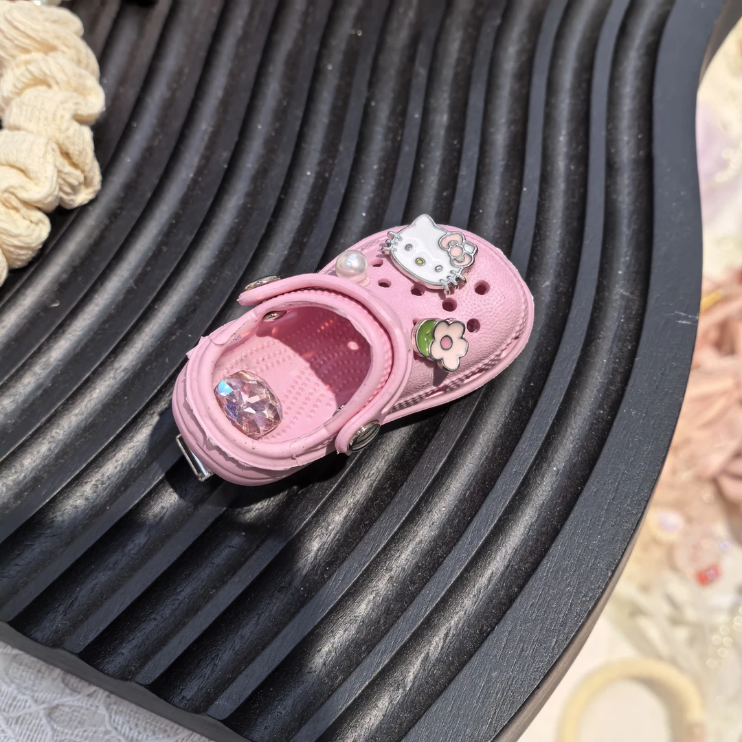 A842粉色洞洞鞋KT猫咪边夹