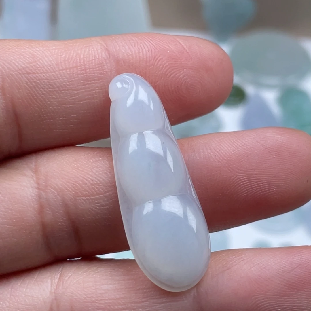 翡翠未镶嵌颈饰11