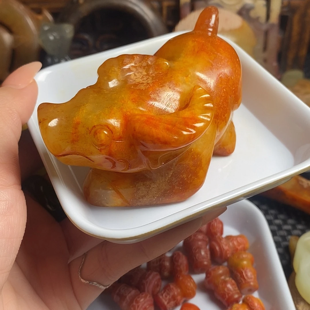 未镶嵌岫岩老玉（透闪石质玉）挂件