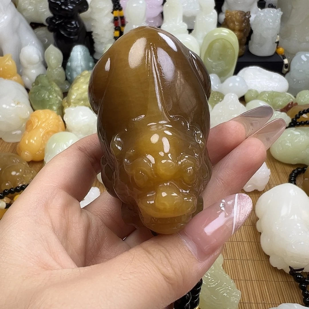 石材伤**士老红糖色圆头貔貅