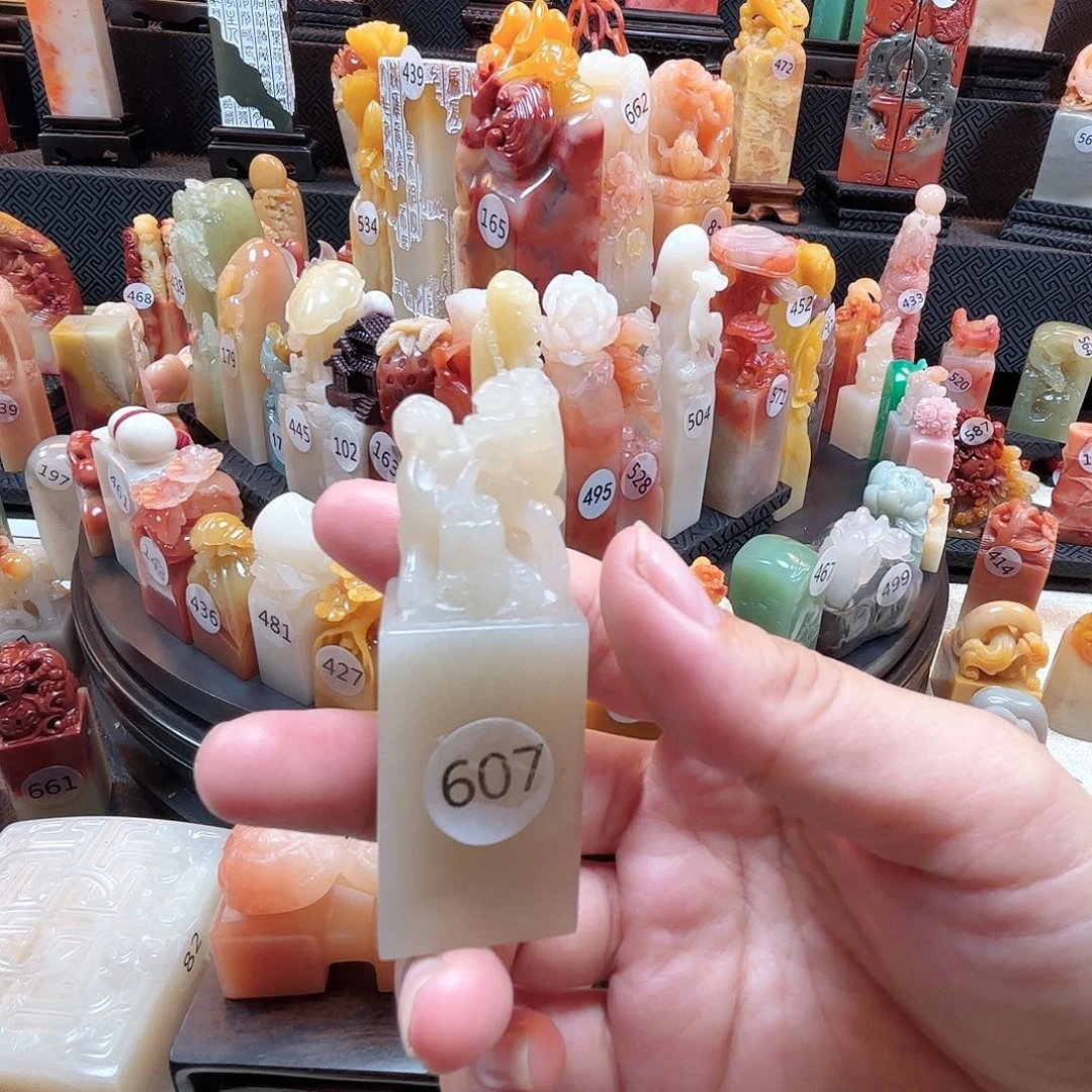 寿山石其他麒麟踏浪