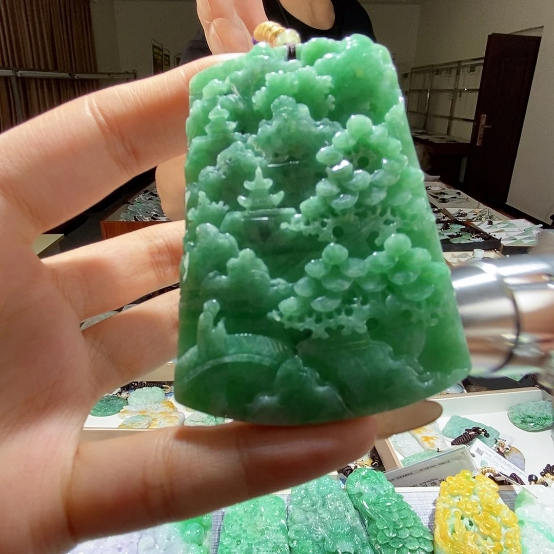 翡翠未镶嵌颈饰翡翠