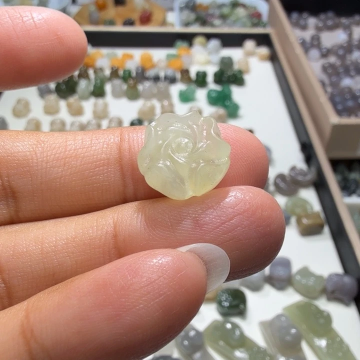 未镶嵌和田玉珠宝半成品