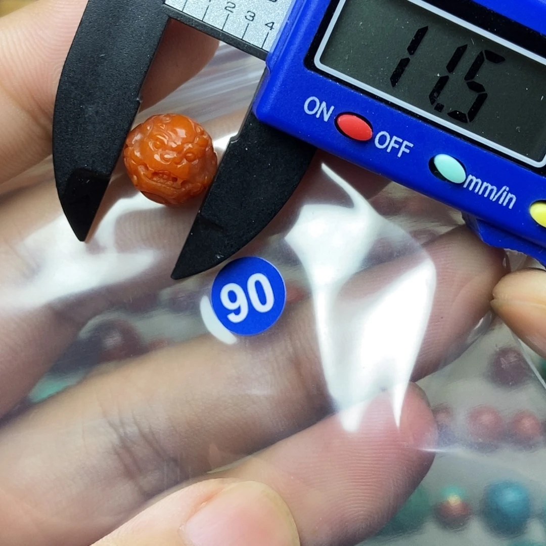 南红玛瑙未镶嵌南红玛瑙有瑕疵