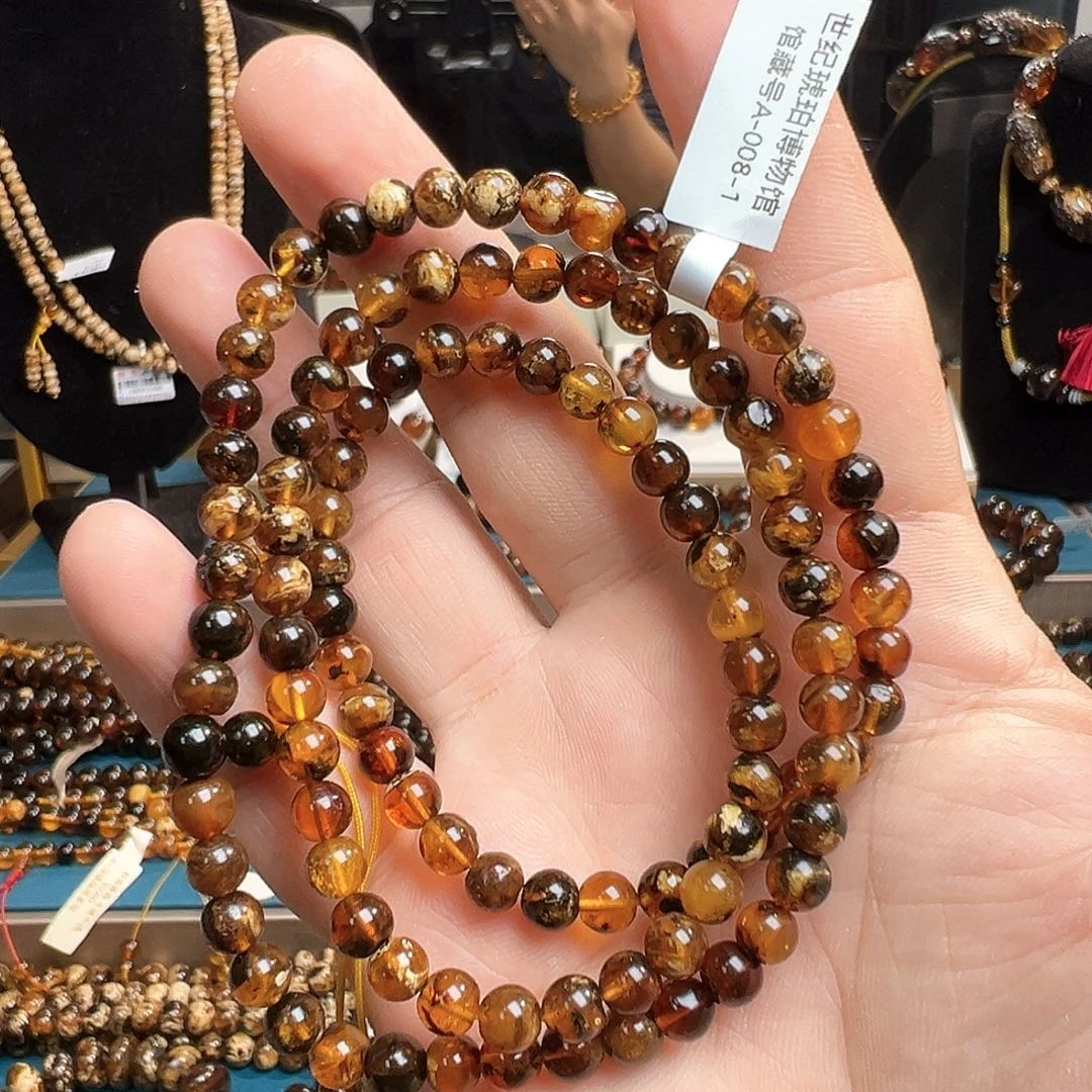 琥珀颈饰未镶嵌抚顺