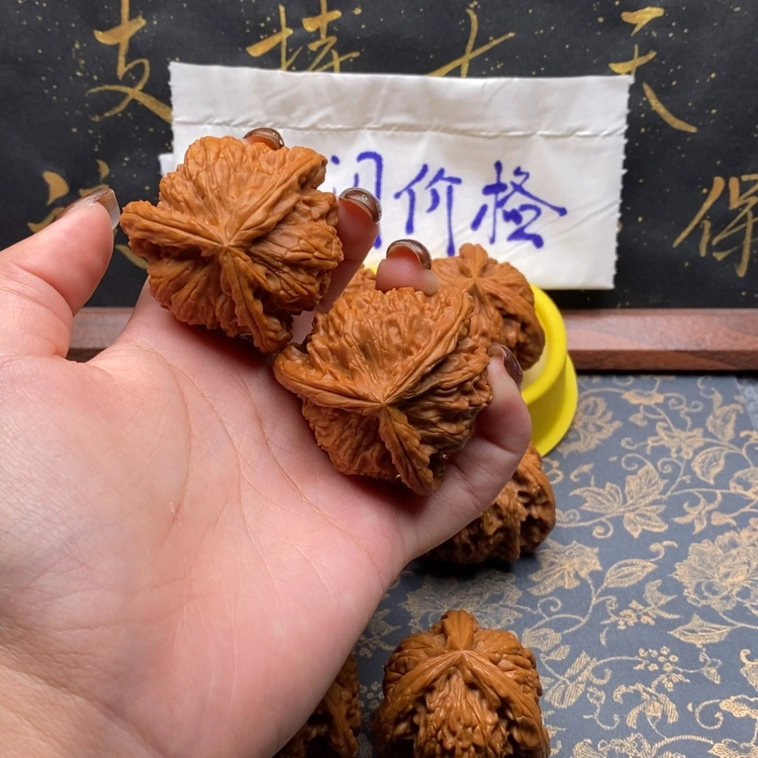吊坠文玩核桃用**锐白狮子