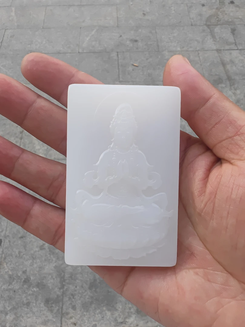 五八坐莲观音牌子 色泽鲜艳