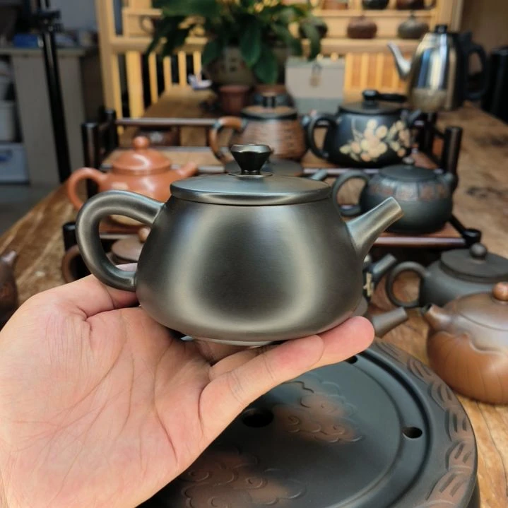 云南建水紫陶茶壶