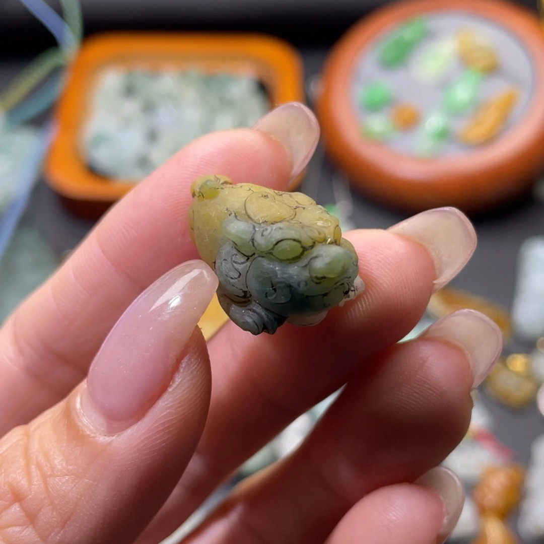 未镶嵌定制翡翠吊坠